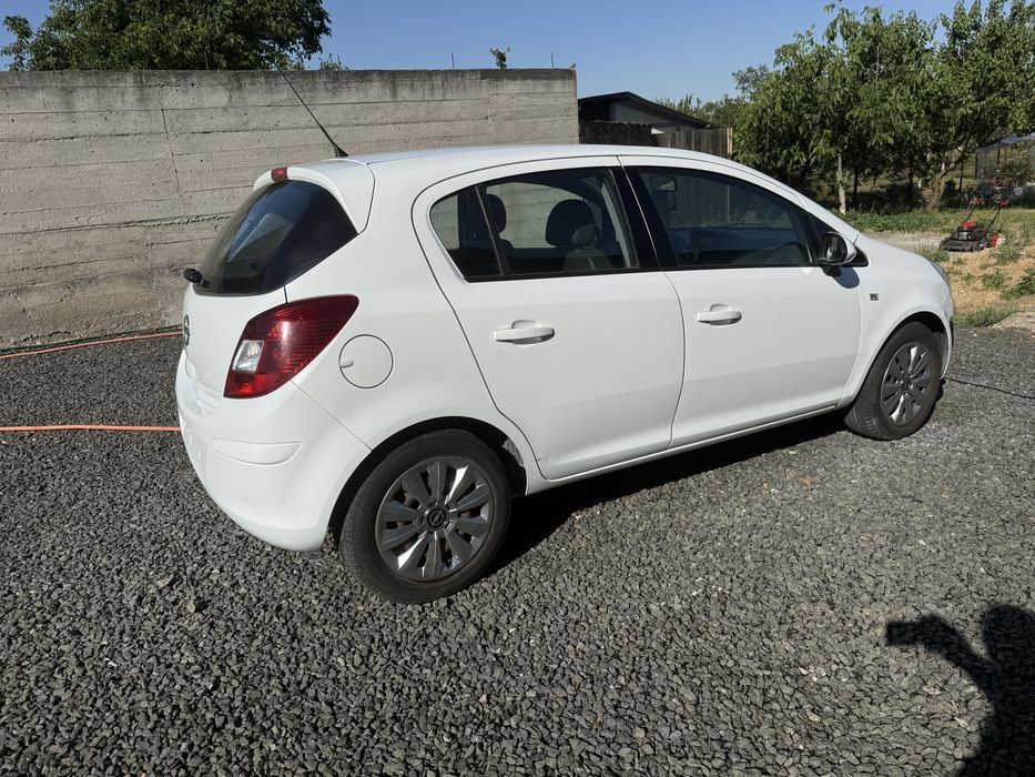 Opel Corsa 1.2 benzină/ Gpl din fabrică