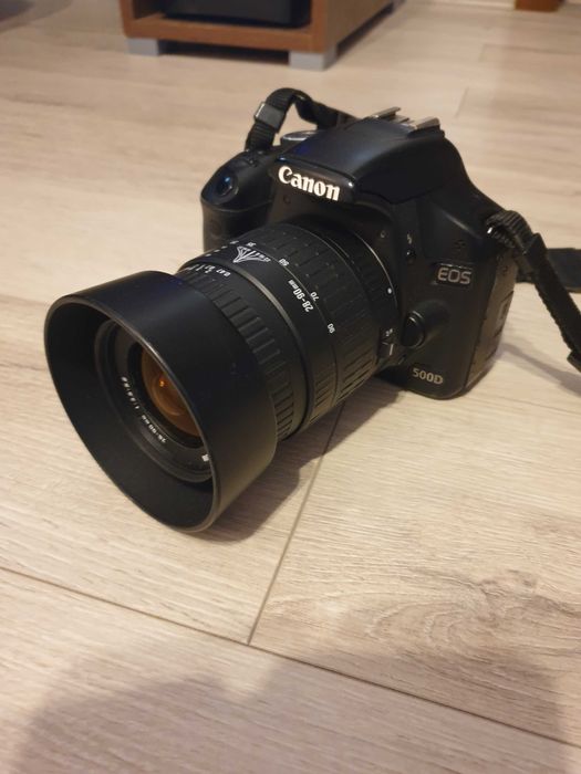 Vand camera foto Canon 500D cu obiectiv