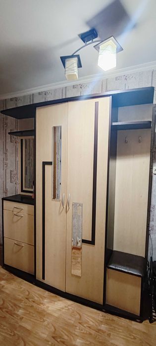 Прихожая со шкафом. В отличном состоянии. Производство Россия.