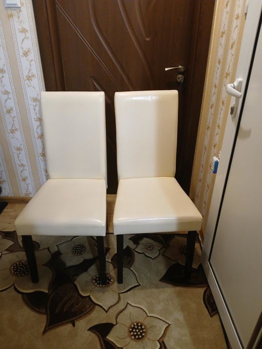 Трапезни столове