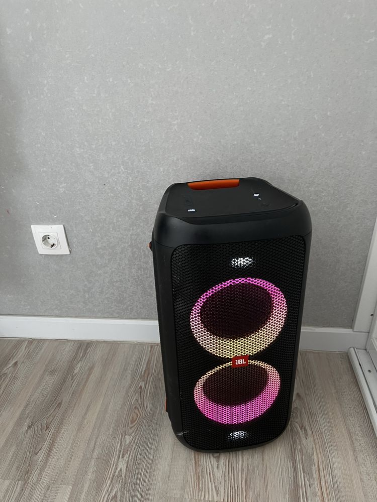 JBL partybox 100