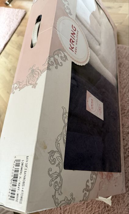 Set baie KRING 2 halate si 4 prosoape nou in cutie