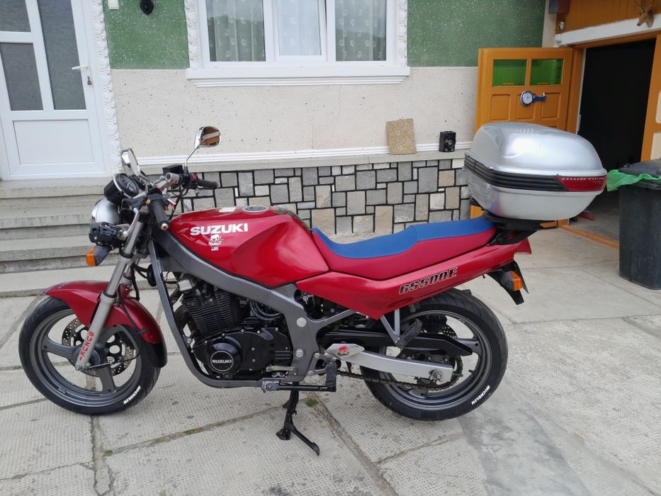 Salut!
Vand Suzuki GSE 500 .
An facbricare : 1998 
Stare perfecta de f