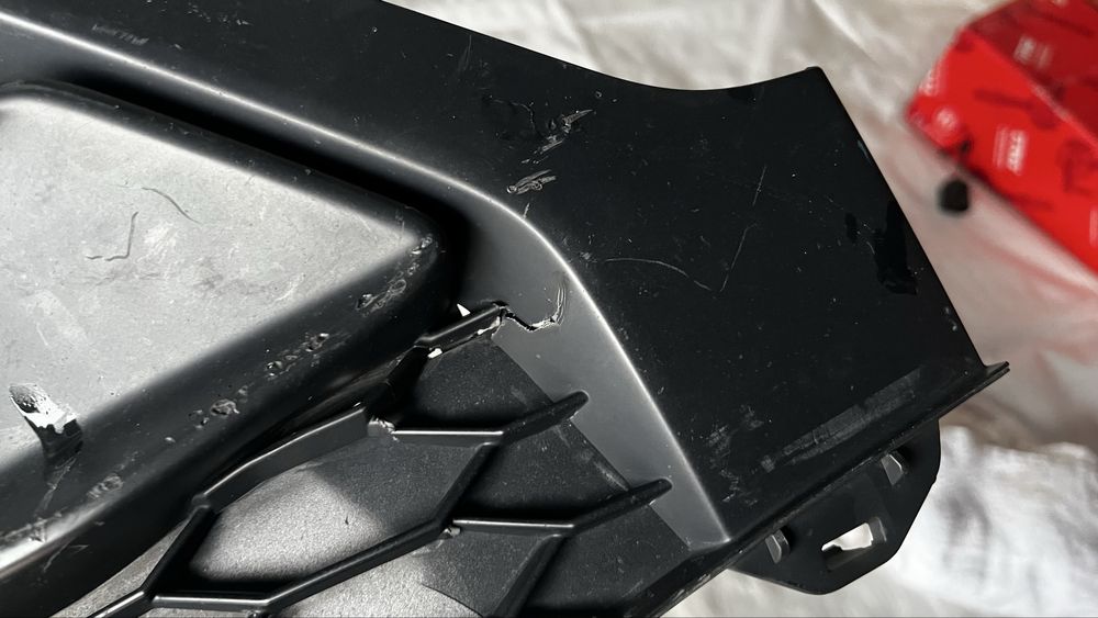 Audi Q2 GA лява и дясна решетка предна броня