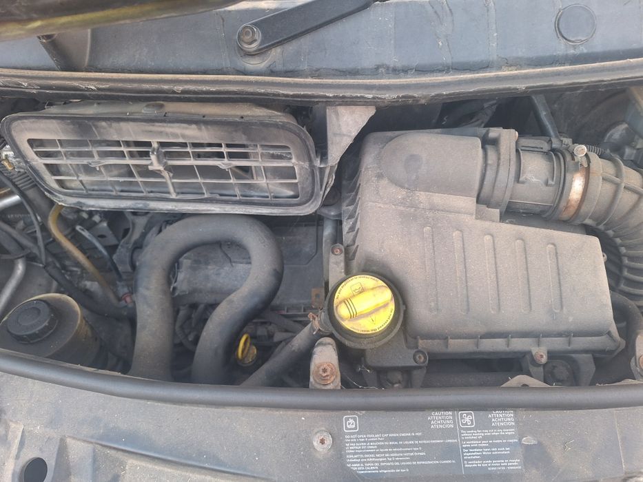 Dezmembrez renault trafic opel vivaro 2.0 dci euro 5