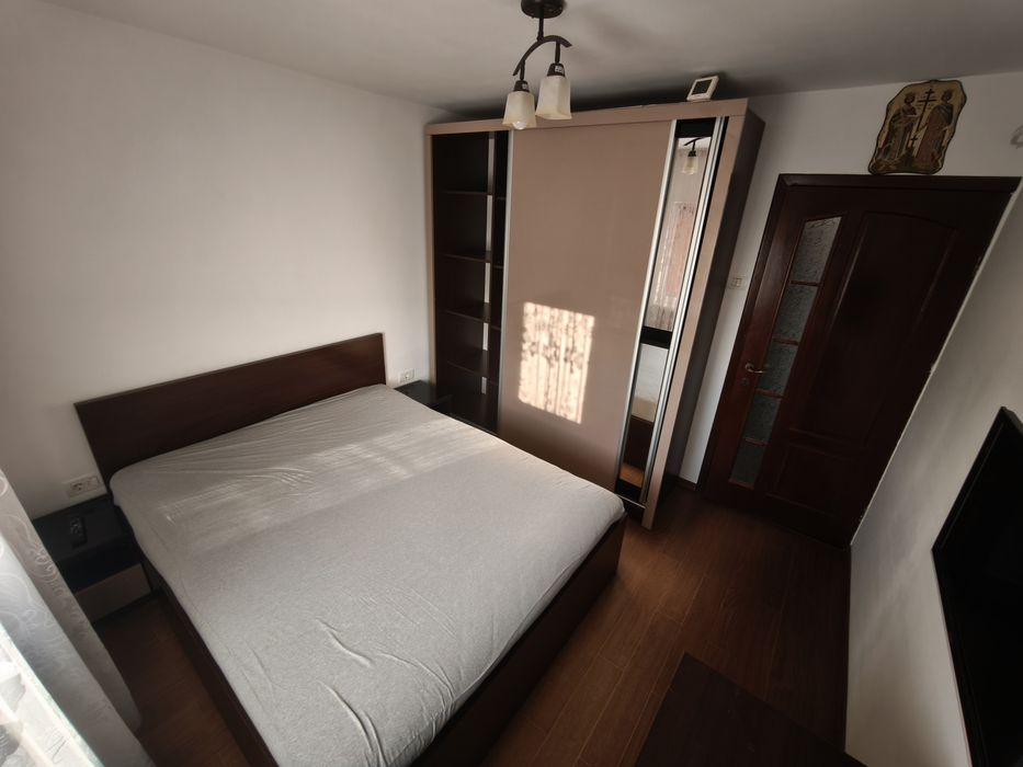 Apartament 3 camere de închiriat