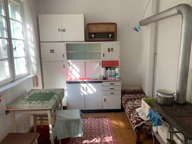 Resita casa 3 camere cu gradina lângă fosta Baie Comunală