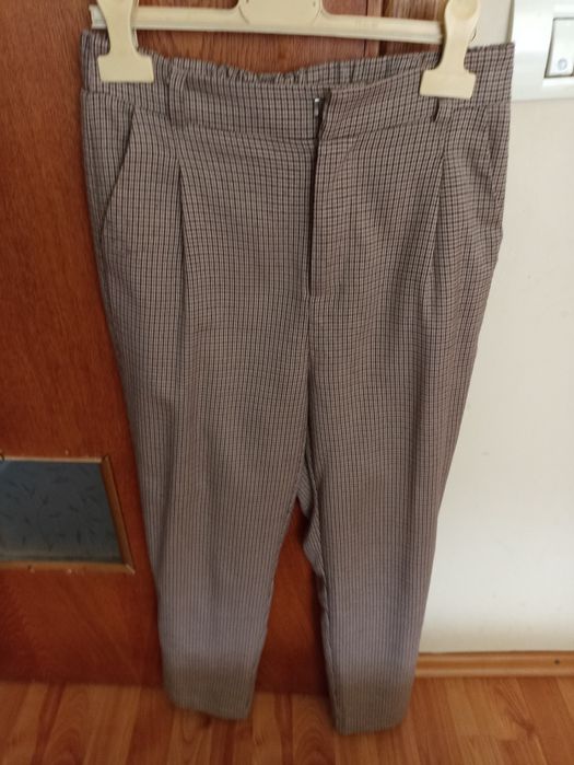 Pantaloni dama in stare foarte buna