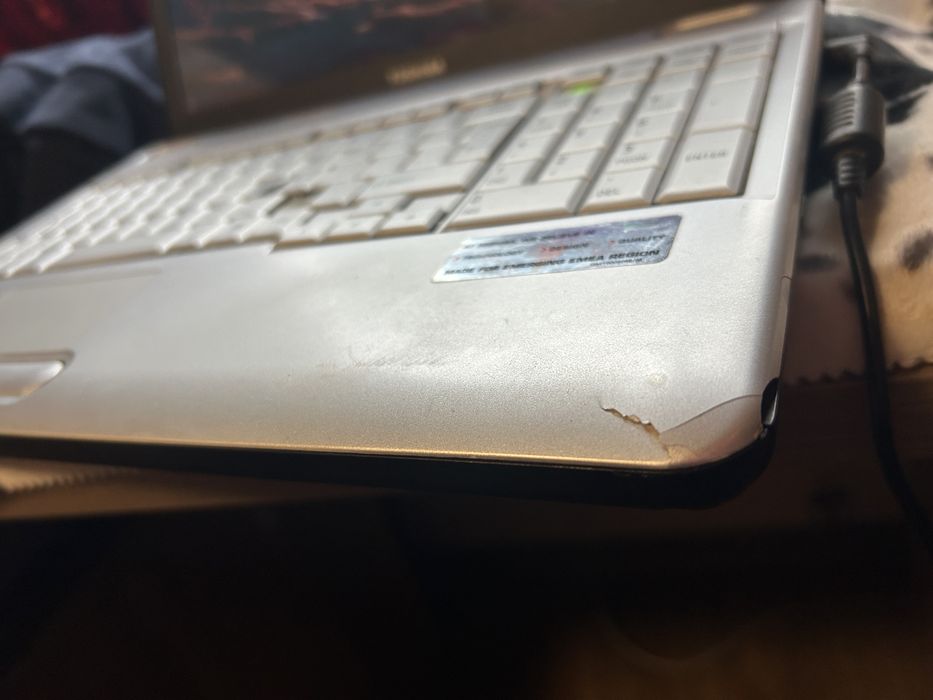 Лаптоп Toshiba за части