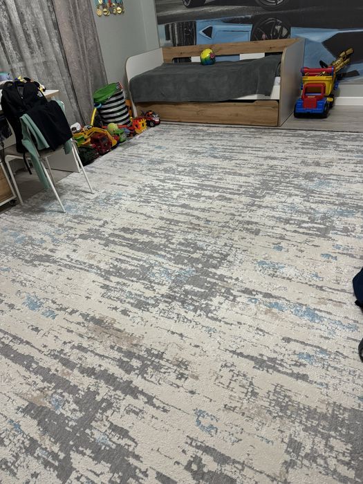 Продам ковер люстра в подарок