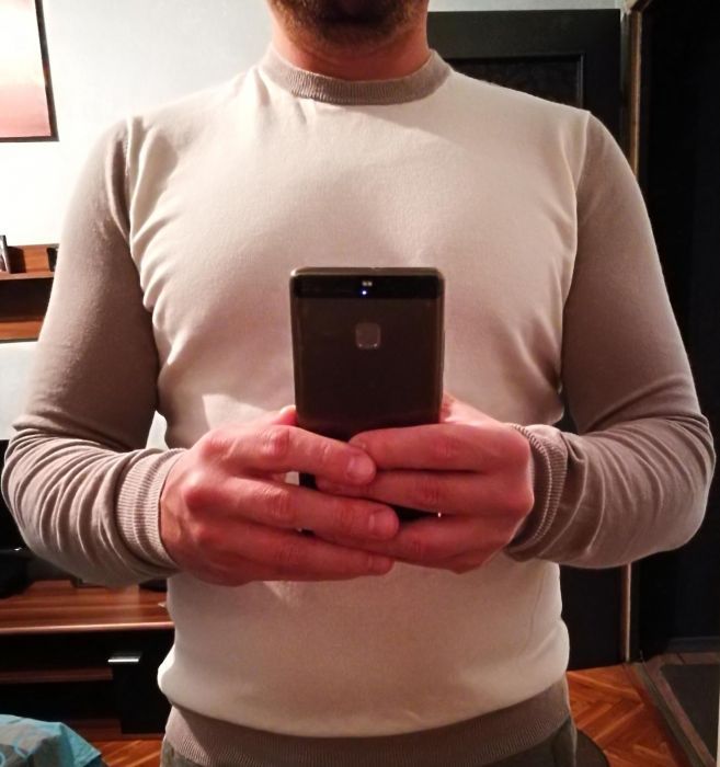Продава се кашмирен пуловер Calvin Klein