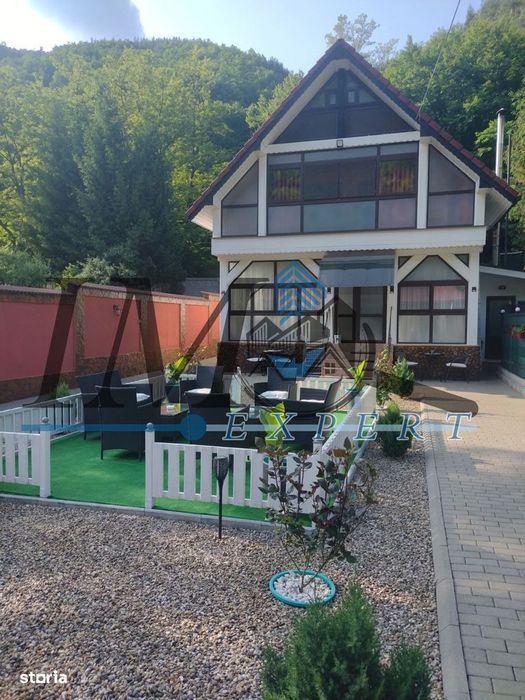 Casa/Pensiune/Restaurant de vanzare Cugir