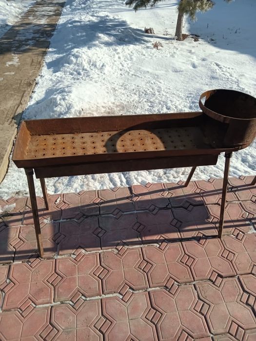 Мангал новый хороший