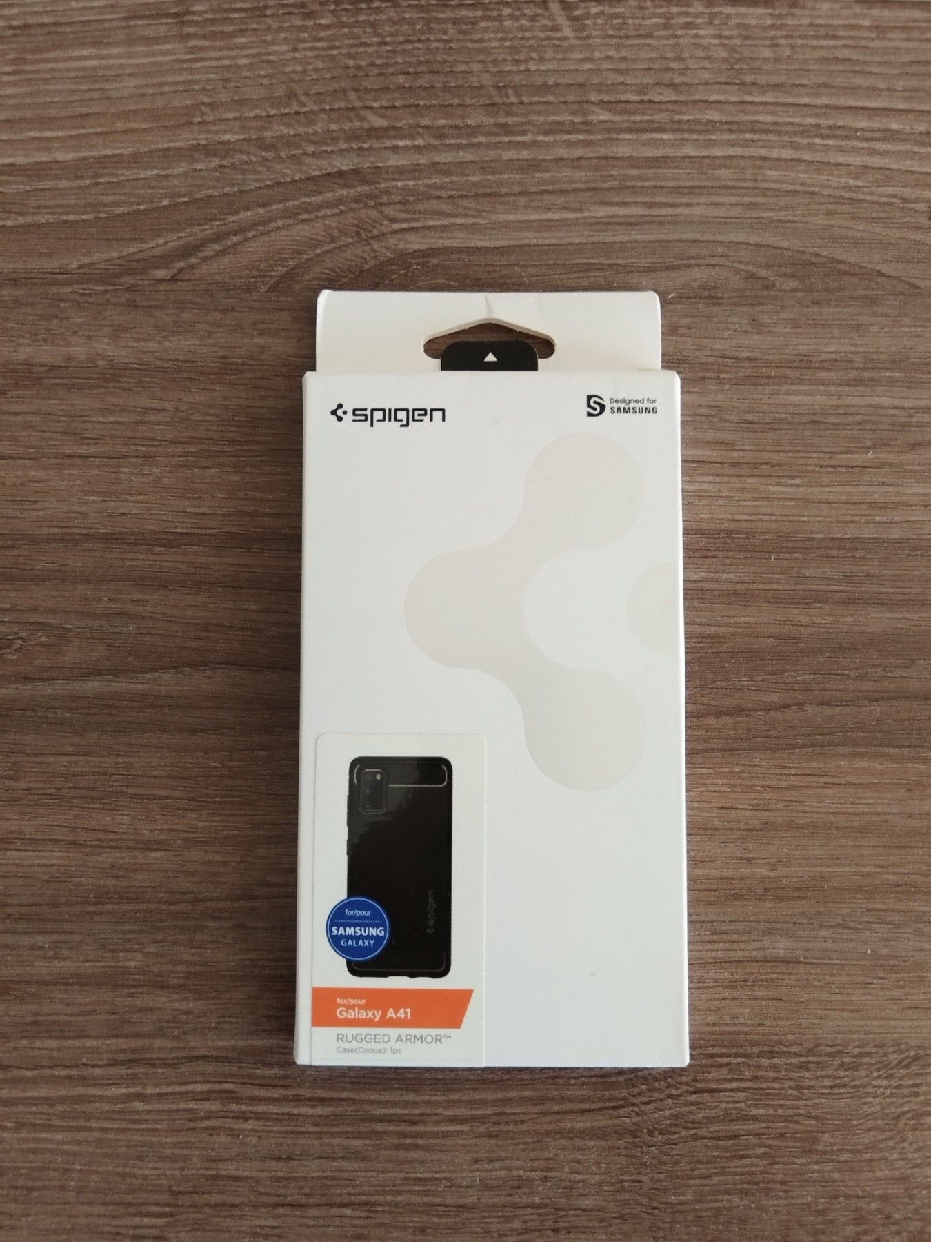 Samsung A41 + Spigen кейс подарък