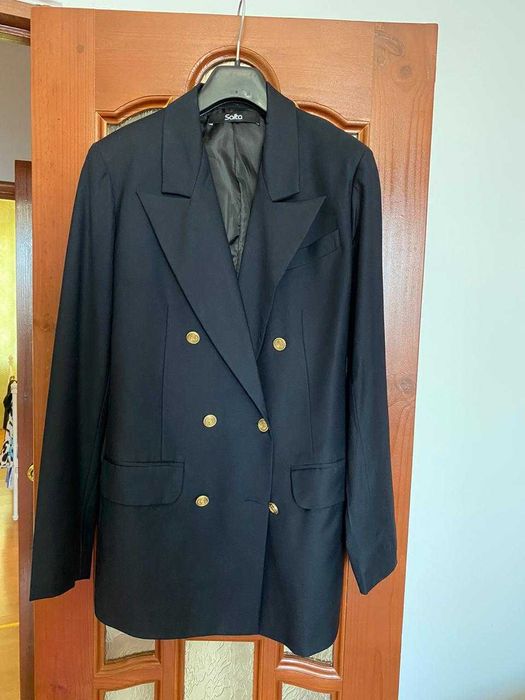 Продам качественную одеждуженскую.