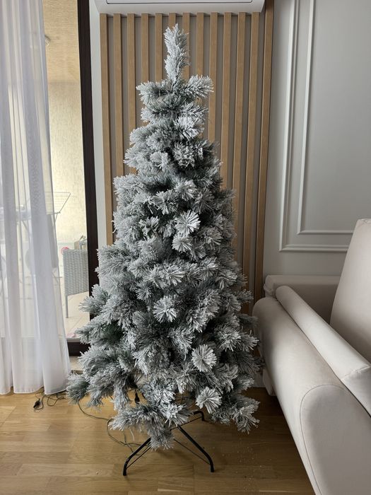 Brad artificial aspect nins, 180 cm, lumina calda