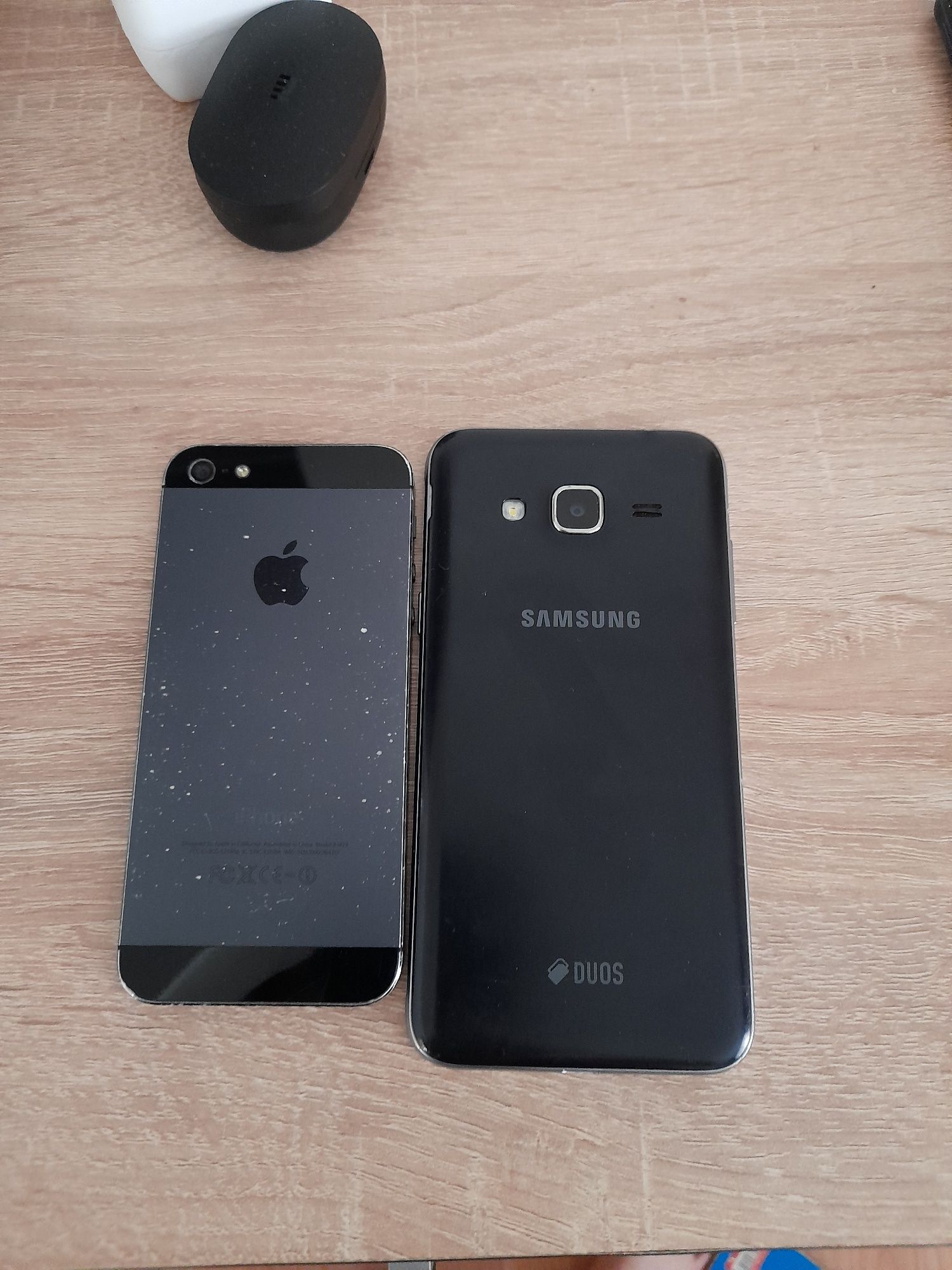 Vând Samsung J3,și IPhone 5s