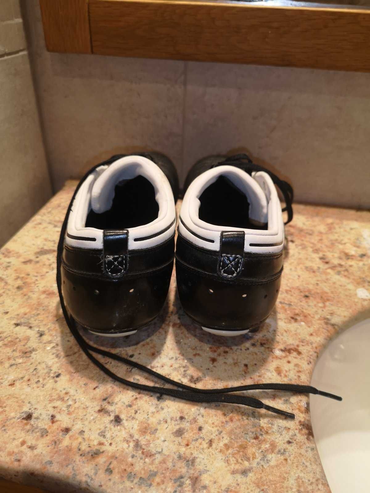 Бутонки Adidas Adi Nova