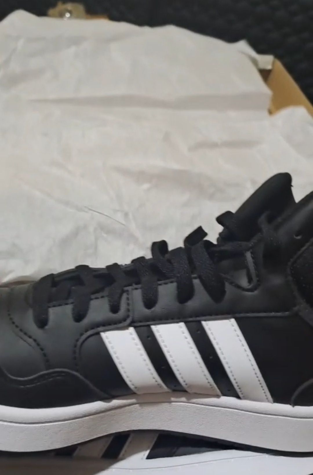 Adidasi Adidas noi
