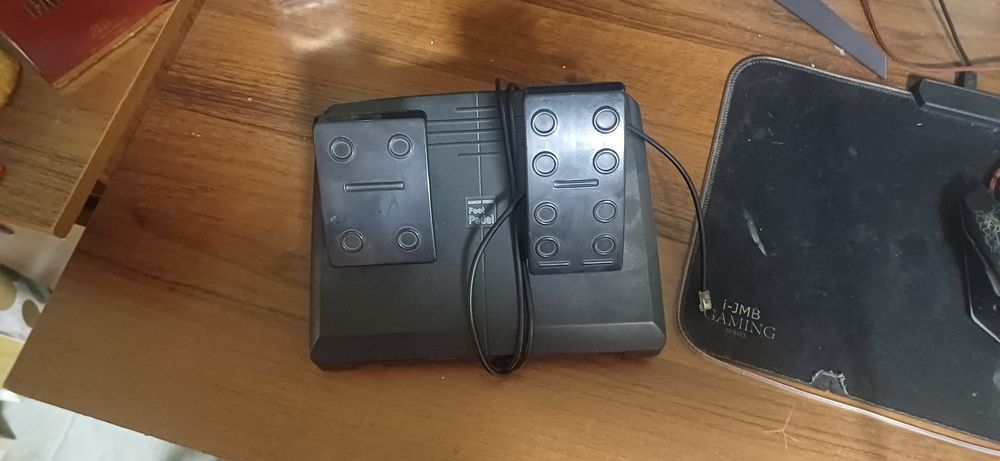 Vând volan gaming PC cu pedală