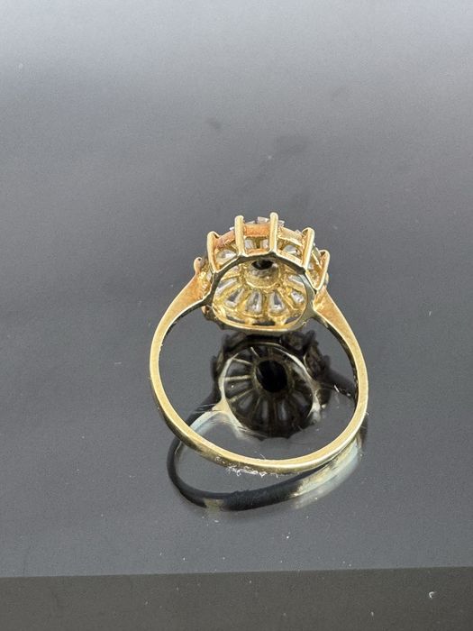 Inel din aur, safir si cubic zirconia