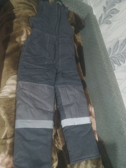 Продаю зимнюю спецовку.