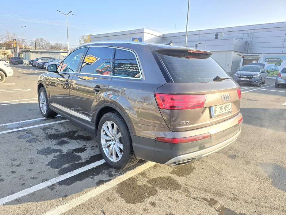 Audi Q7 , piele bej, plafon panoramic