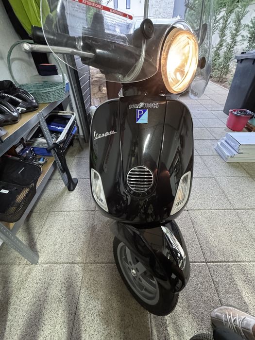 Scuter Vespa 50 negru 2016