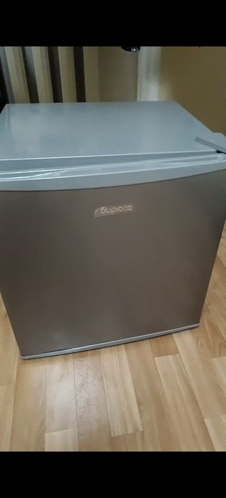 Продается новый однокамерный компактный мини-холодильник.
