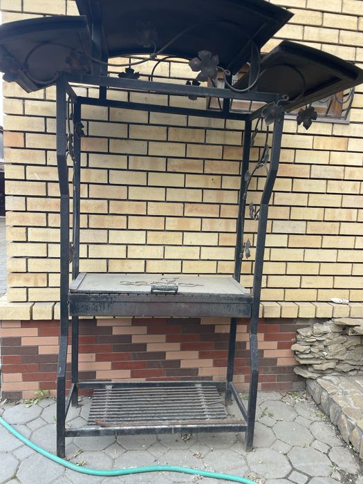 Мангал с навесом