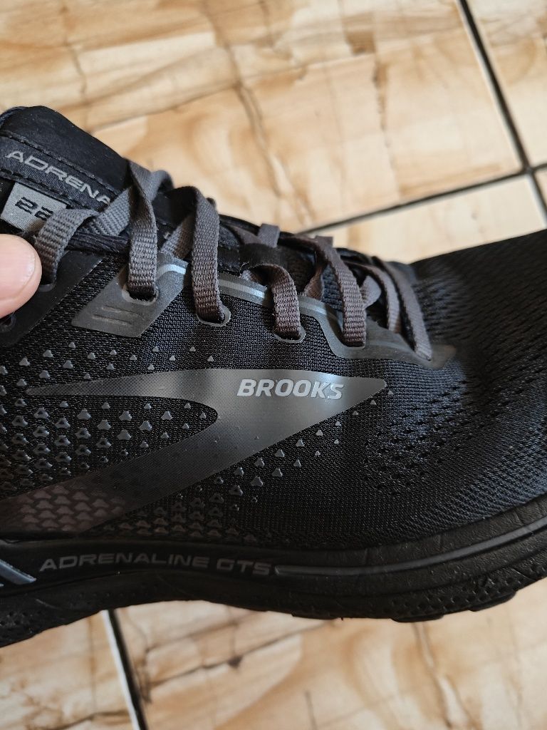 Brooks Adrenaline gts 22, noi.