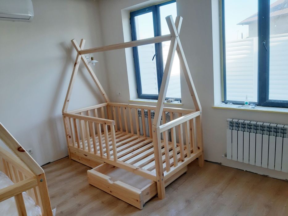 Детская кровать-домик в скандинавском стиле - Монтессори