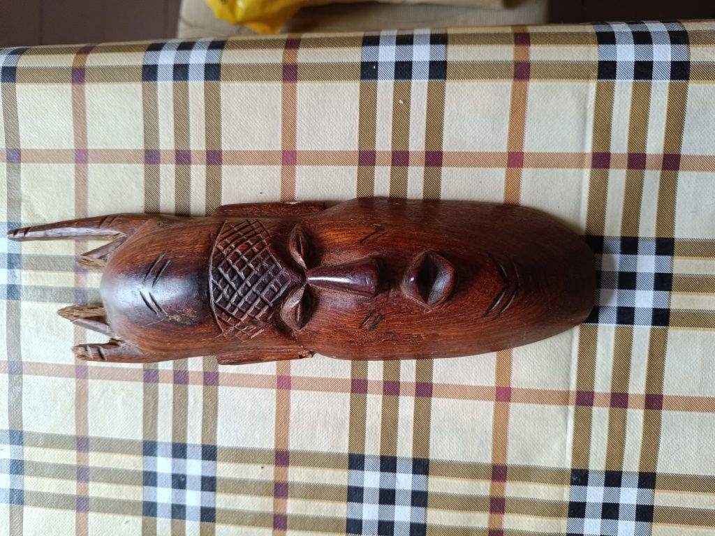 Африкански маски (дърворезба)