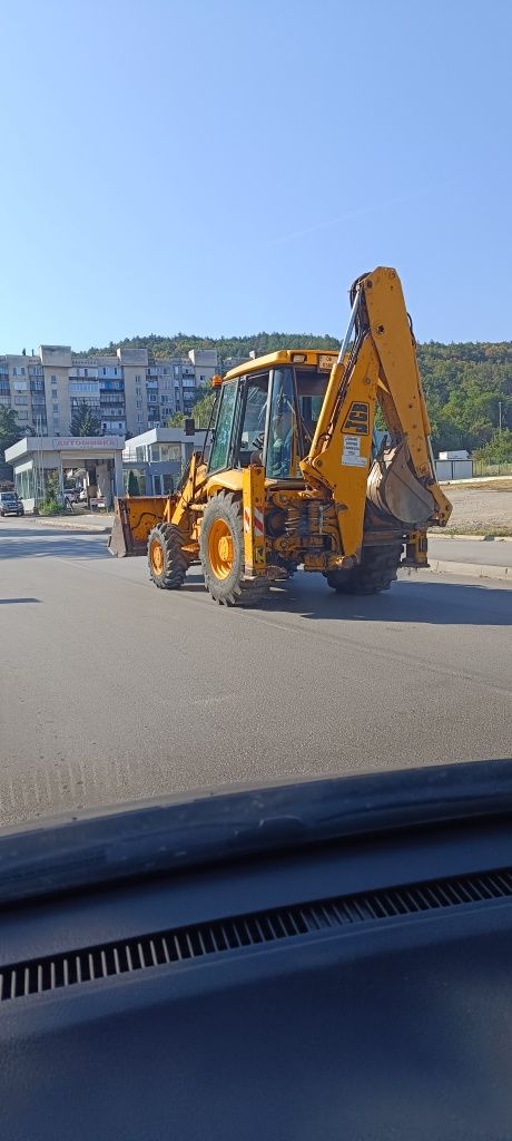 Багер JCB 3CX продава се
