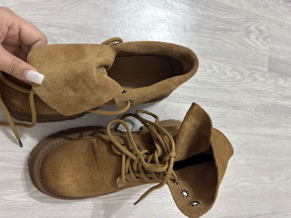 Продам осенние ботинки