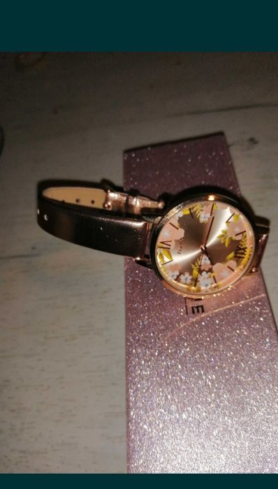 Cadou sarbatori- ceas pt. femei, model deosebit