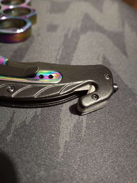 СПЕШНО! КОМБО: Нож BÖKER Rainbow F90  + Метален бокс ХАМЕЛЕОН