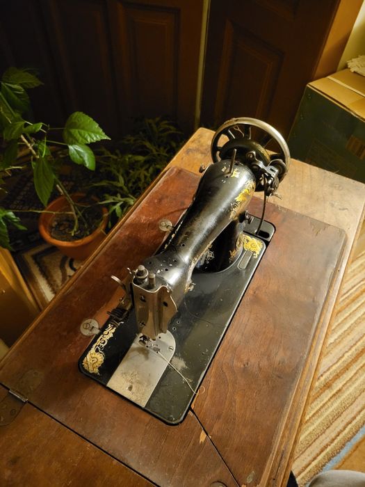 Masina de cusut Singer