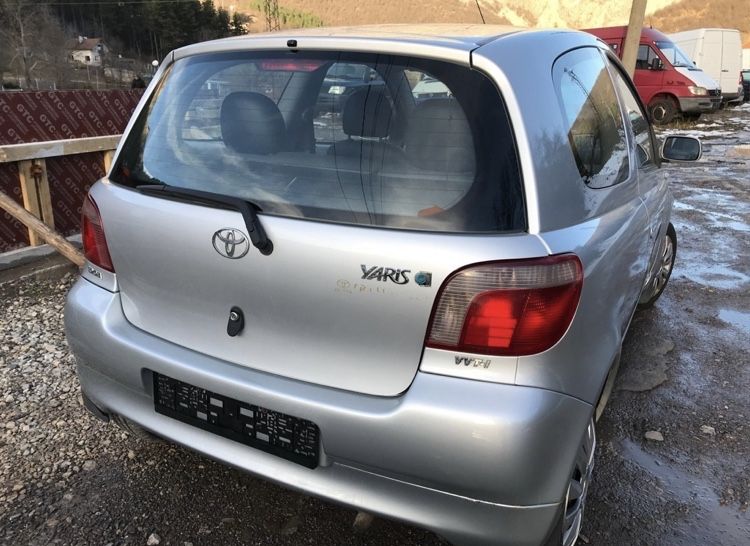 Toyota yaris 1.0 vvt i на части