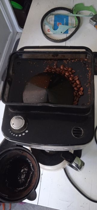 Expresor cafea 2 in 1 reducere 300 Ron azi