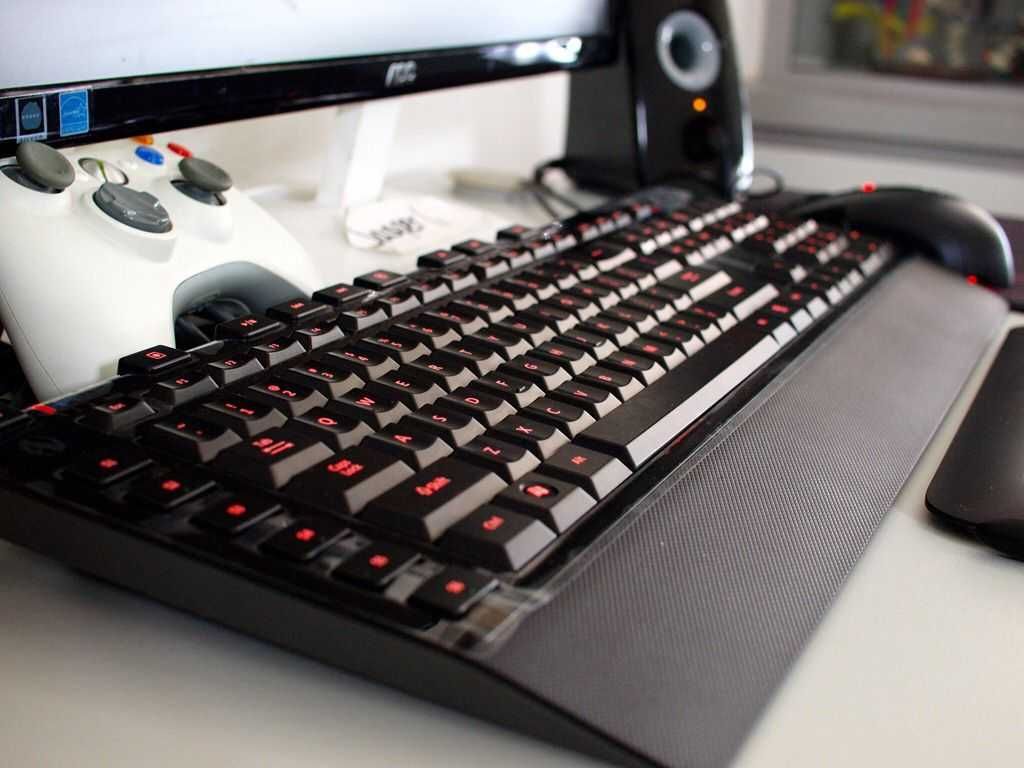 Tastatura iluminata Gaming Windows Sidewinder X4