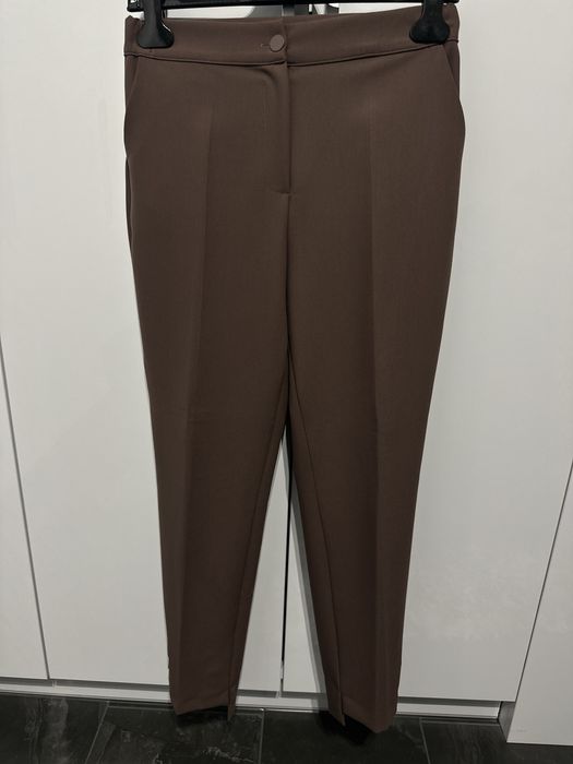 Кафяв костюм