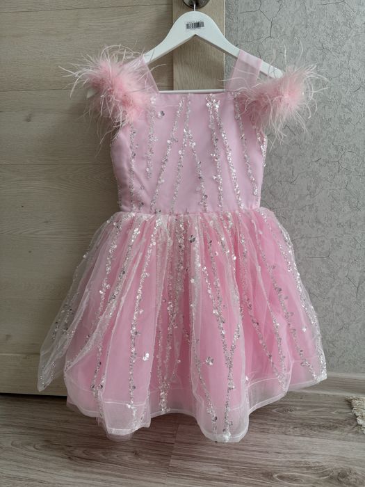 Платье новое,размер 130