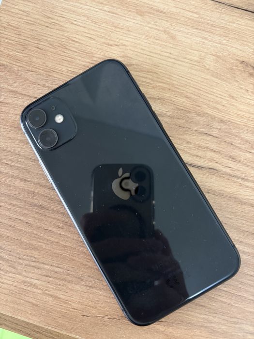 Продам iphone 11 черный на 64 гб
