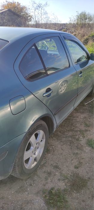 Skoda Octoavia 2 (plus una pentru piese)