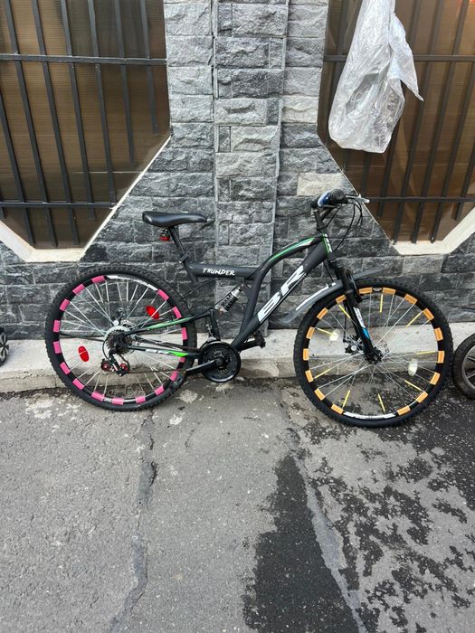 Vand 3 biciclete si un hoverboard