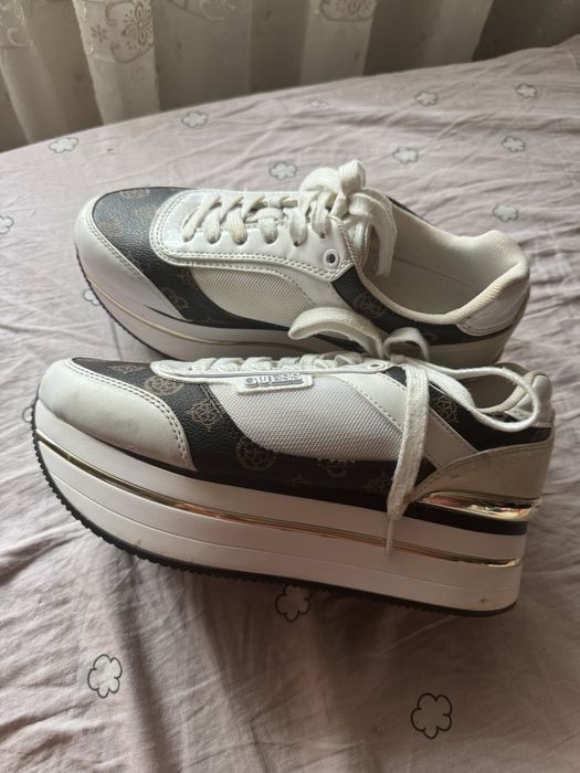 Adidasi cu platforma Guess
