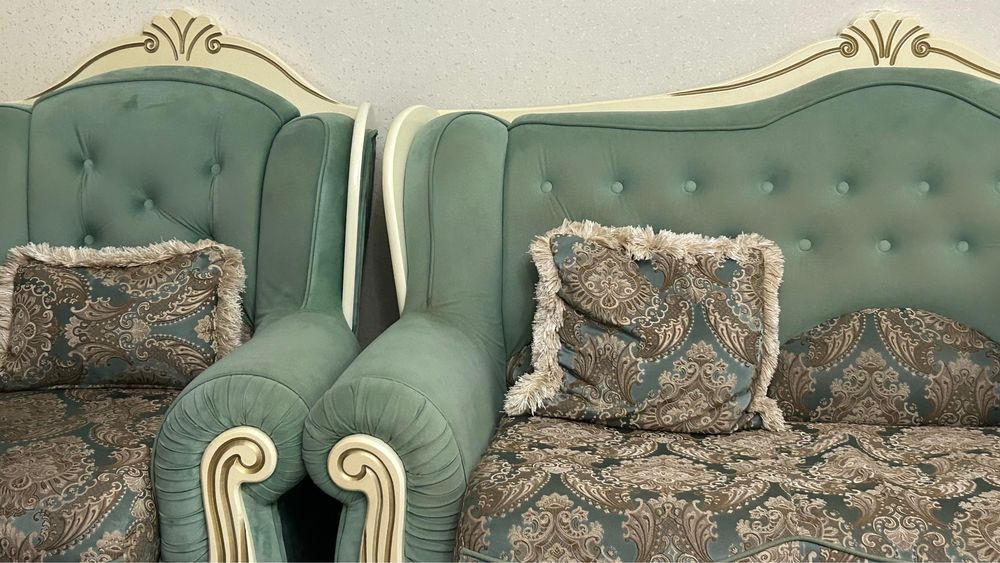 Продам гостинной Диван