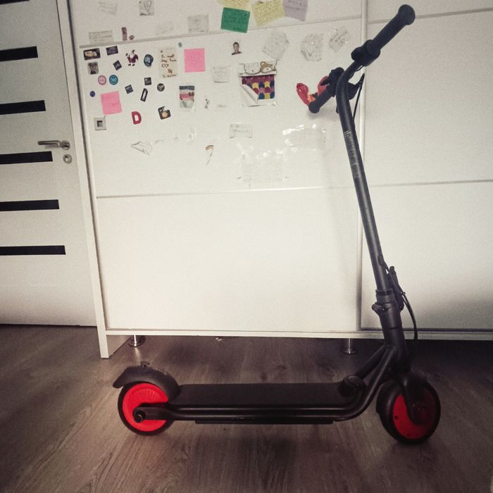 Trotineta electrica Nine Bot