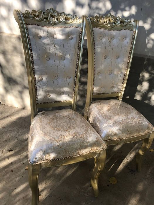 Yangi klassik stullar sotiladi